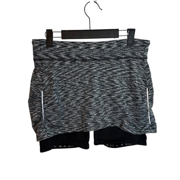 Athleta Pants - Athleta Gray Space Dye 2 in 1 Contender Skort